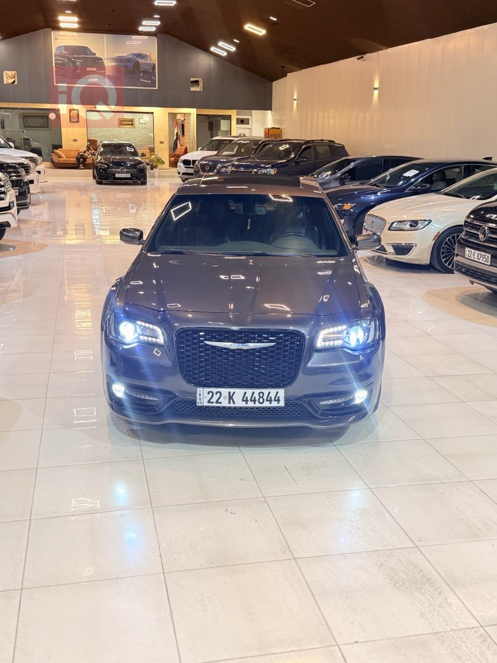 کرایسلەر 300